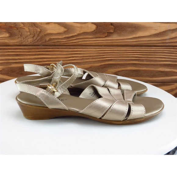 Cabin Creek Size 7 M Women Sandal Ankle Strap Beige Synthetic - Picture 5 of 10